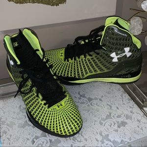 🍁 Under Armour Hightop e24